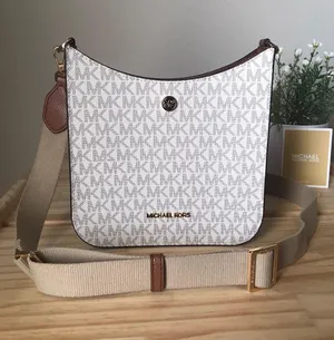 Michael Kors Purse thumbnail 1