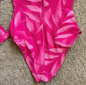 Hurley Pink Long Sleeve Swimsuit. S thumbnail 9