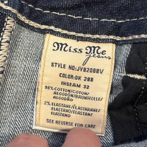 Miss Me Jeans – Size 29 – Bootcut with Embroidered Fleur-de-Lis Pockets thumbnail 4