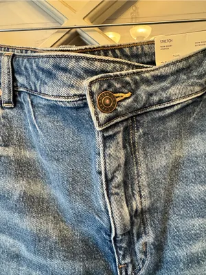 NWT American Eagle Outfitters Mom Shorts Blue Denim Size 20W Super High Rise thumbnail 2