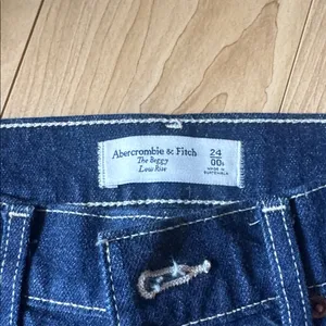 Abercrombie & Fitch The Baggy Low Rise Jean thumbnail 2