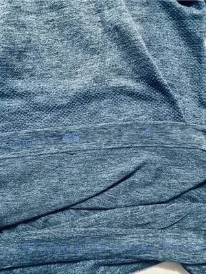 lululemon athletica Women's Heathered Blue Long-Sleeve Tee Size 8 thumbnail 5