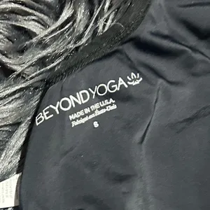 BEYOND YOGA Lux Blocked Out Racerback Rainy Clouds Blue Black Crop Top SzS thumbnail 7