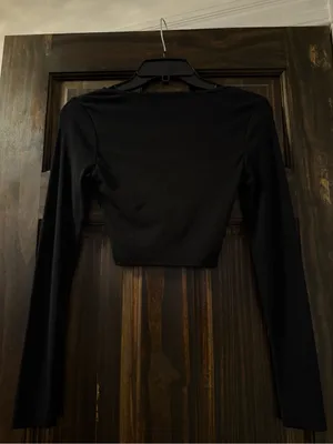 SheIn Black Long-Sleeve Heart Front Crop Top thumbnail 3