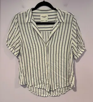 Blue and white stripe Abercrombie and Fitch button down short sleeve‎ thumbnail 1