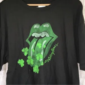 NWT Rolling Stones Clover Tongue Tee •Small/Medium thumbnail 2