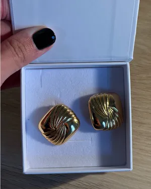 Heaven Mayhem Gold Tabi earrings thumbnail 1