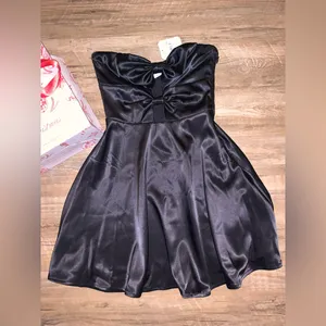 Altar’d state NEW Satin Mini Dress - strapless sexy bow details XXS NWT thumbnail 2