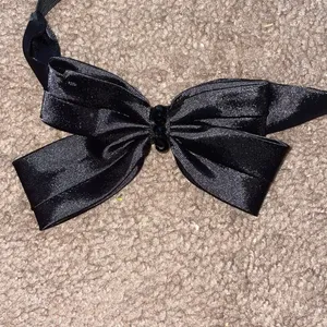 Black Bowtie Headband thumbnail 2