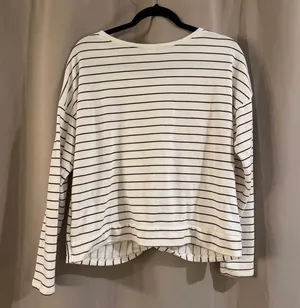 Women’s Old Navy White and Burgundy Striped Top thumbnail 2