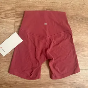 Lululemon Align 6” Short - size 2 (washed mauve) thumbnail 2