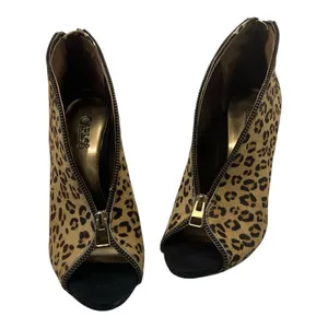 Carlos Santana Veruca leather upper fur 7.5 heels thumbnail 2