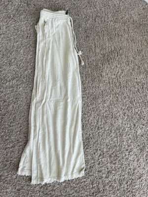 H&M Flowy Pants Wide-Leg thumbnail 2