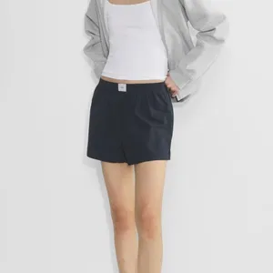 Aritzia Women's Black and Navy Shorts thumbnail 4