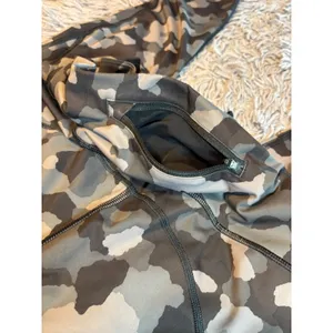 Athleta Lightning 7/8 Tight Camo Leggings Grey Olive Green Size L 487508 thumbnail 8