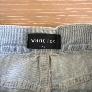 White Fox Jeans Mid Rise Size XS Light Wash Blue thumbnail 3
