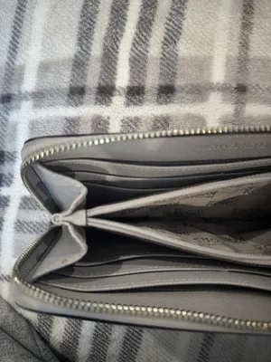 Michael Kors Wallet thumbnail 5