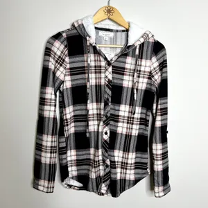 No Comment Black Pink Plaid Hooded Button Down Top thumbnail 4