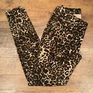 Jennifer Lopez Cheetah Print Skinny Jeans thumbnail 1