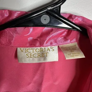 Women's‎ Vintage Victoria's Secret Size S Gold Label Pink Button Nihtgown Satin thumbnail 3