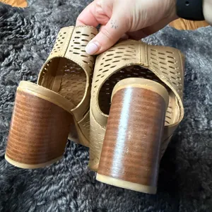Steve Madden Women's Tan Peep-Toe Block Heel Shoes thumbnail 5