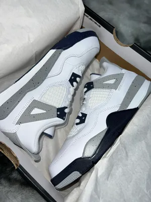 Jordan 4 Retro thumbnail 2