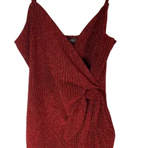 Lila Rose Red Shimmer Knotted Side Wrap Fitted Cocktail‎ Dress Size XS Hoco Hoco thumbnail 2