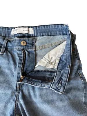 Levi Strauss mid rise slim light wash blue denim jeans women's size 6M thumbnail 5