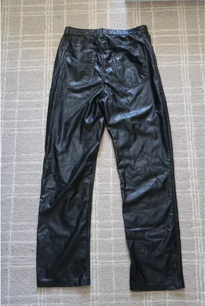 Abercrombie 90s Straight Ultra High-Rise Vegan Leather Pants thumbnail 3