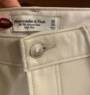 Abercrombie The 90’s Relaxed Jean High Rise Curve Love thumbnail 5