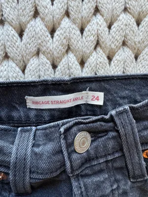 Levi’s Black Ribcage Ankle Straight Jeans thumbnail 3