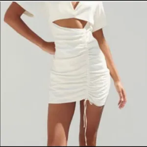 Zara NEW CUT OUT STRETCHY LINEN BLEND DRESS thumbnail 8