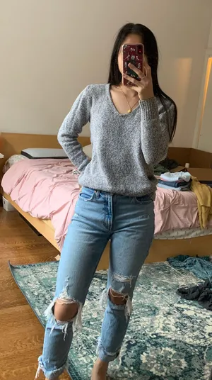 Sweater thumbnail 1