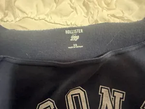 Hollister Crewneck thumbnail 2