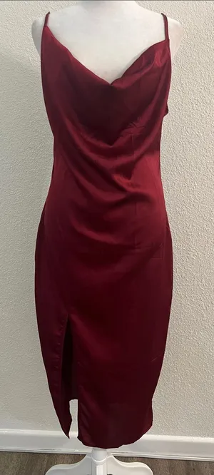 PrettyLittleThing Burgundy Cowl Neck Slip Midi Dress thumbnail 1