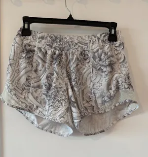 Lululemon Hotty Hot Short II thumbnail 1