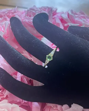 Green sapphire ring thumbnail 4