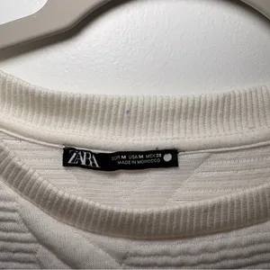 Zara Quilted White Textured Sweatshirt Medium Casual Workwear Puffy thumbnail 6
