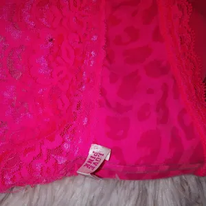 VS PINK XS Hot Pink Leopard Print Bandage Bra thumbnail 3