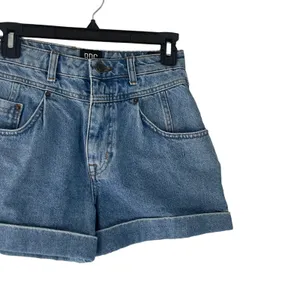 BDG Urban Outfitters Women's Size 24 Mom‎ Denim High Rise Shorts thumbnail 2