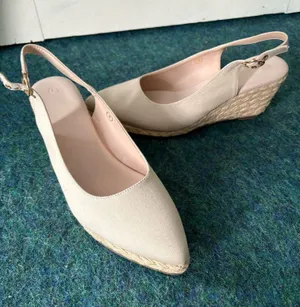 Tan wedges Size 8 thumbnail 1