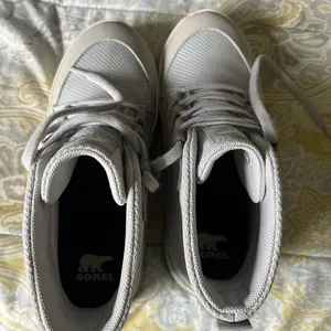 Women's Grey High-Top Sneakers thumbnail 8