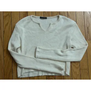 Brandy Melville Ribbed Cut Out Neck Crop Sweater Cream Size 4 Preppy Classic thumbnail 2