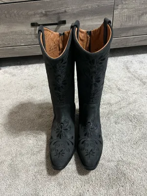 black snip toe boots Size 6 thumbnail 2