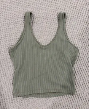 Hollister Tank thumbnail 2