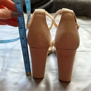 Elegant Tan Block Heel Sandals Size 7.5 thumbnail 4