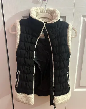 Calvin Klein Black Puffer Vest thumbnail 1