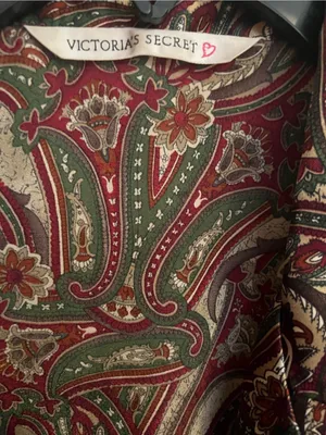 Victoria's Secret‎ Paisley Blouse in Burgundy, Green & Cream thumbnail 3