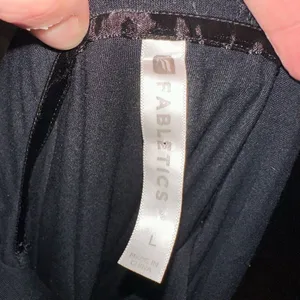 Fabletics Athleisure lightweight sporty black L hoodie thumbnail 4