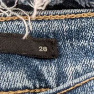Banana Republic Distressed Jean Shorts Size 28 thumbnail 8